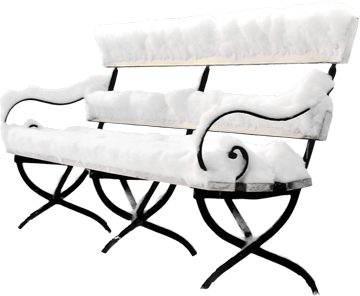 скамейки со снегом